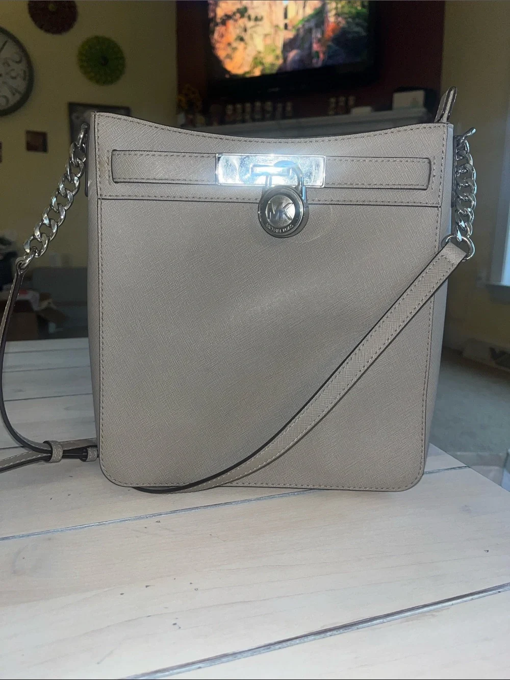 Michael Kors Hamilton Medium Top Zip Leather Messenger Bag in Pearl Gray